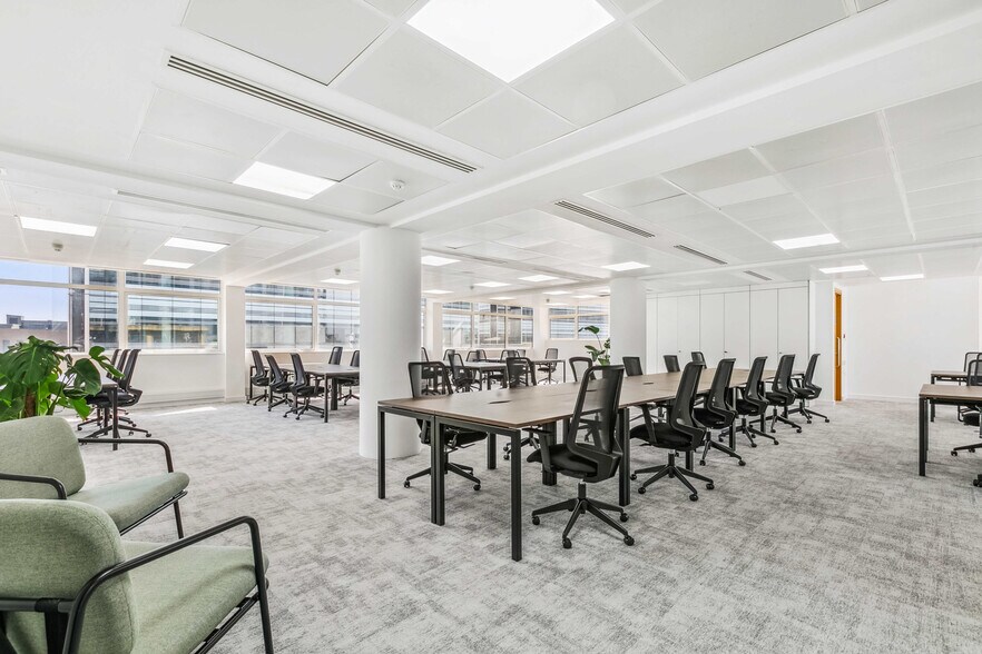5-17 Hammersmith Grove, London for lease - Building Photo - Image 1 of 12