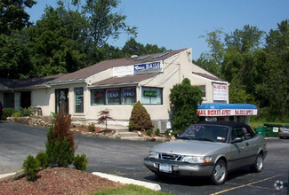 More details for 56 N Plank Rd, Newburgh, NY - Retail for Sale