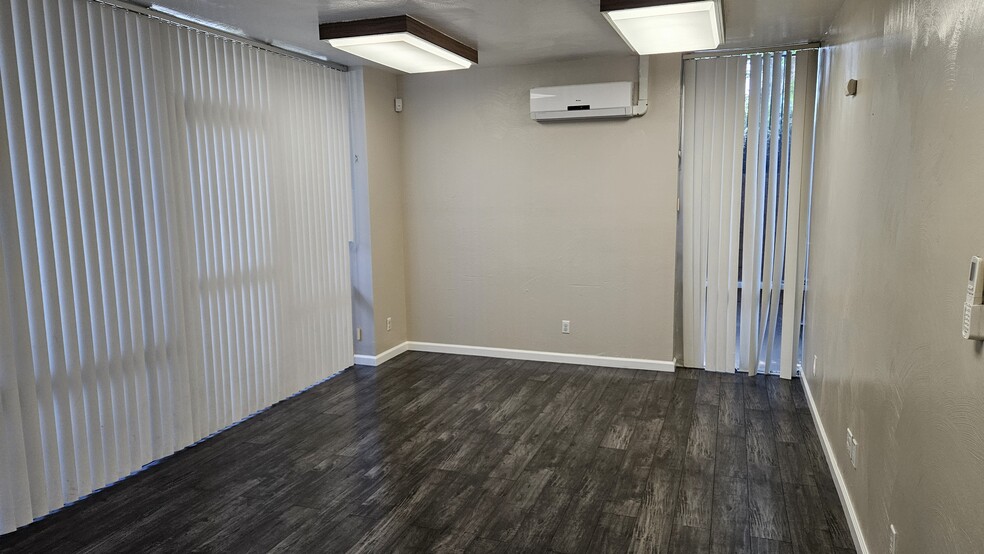 1301 K St, Modesto, CA for lease - Interior Photo - Image 3 of 12