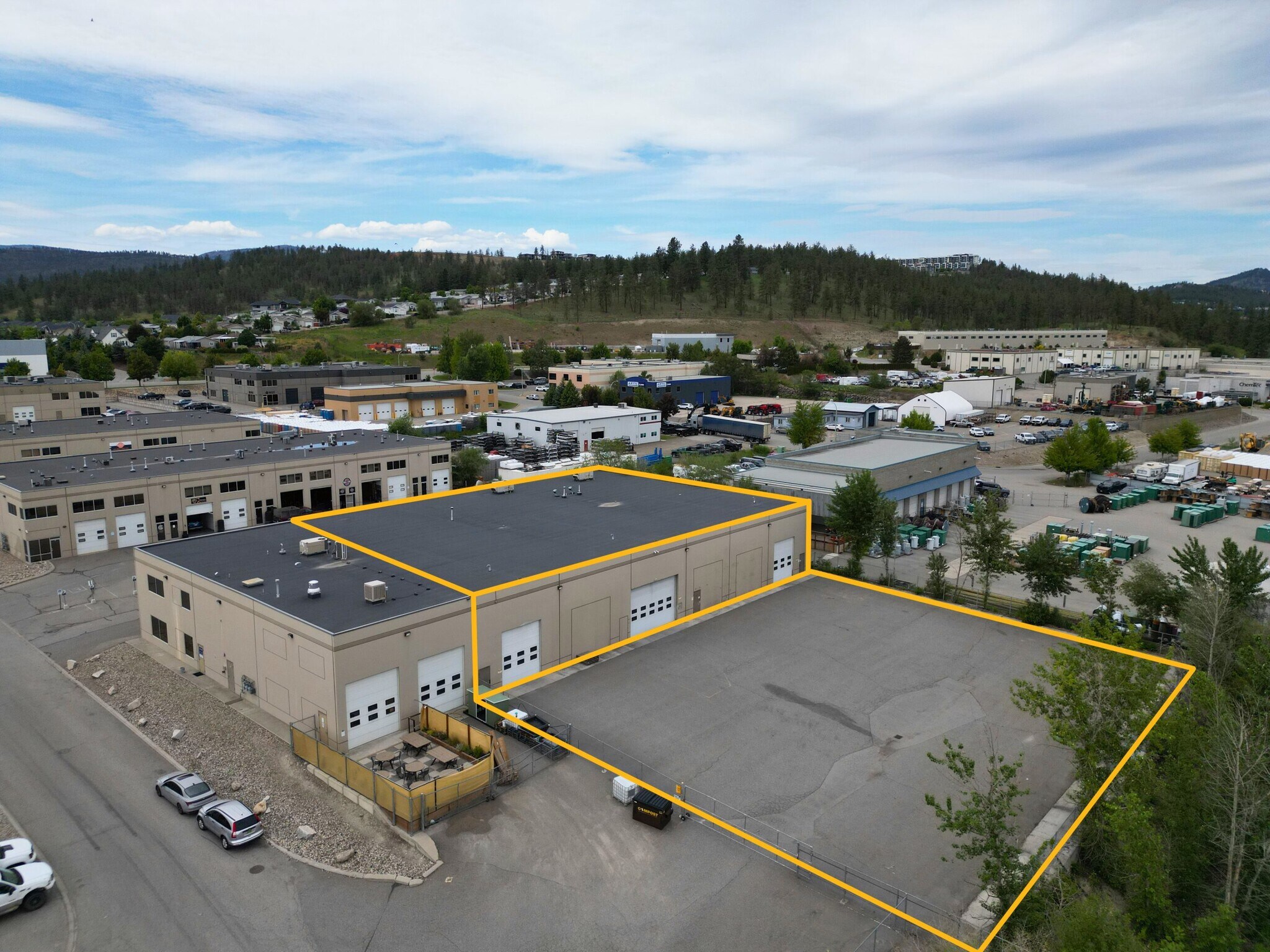 3314 Appaloosa Rd, Kelowna, BC for sale Primary Photo- Image 1 of 4
