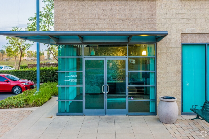 9140 Irvine Center Dr, Irvine, CA for lease - Building Photo - Image 3 of 6