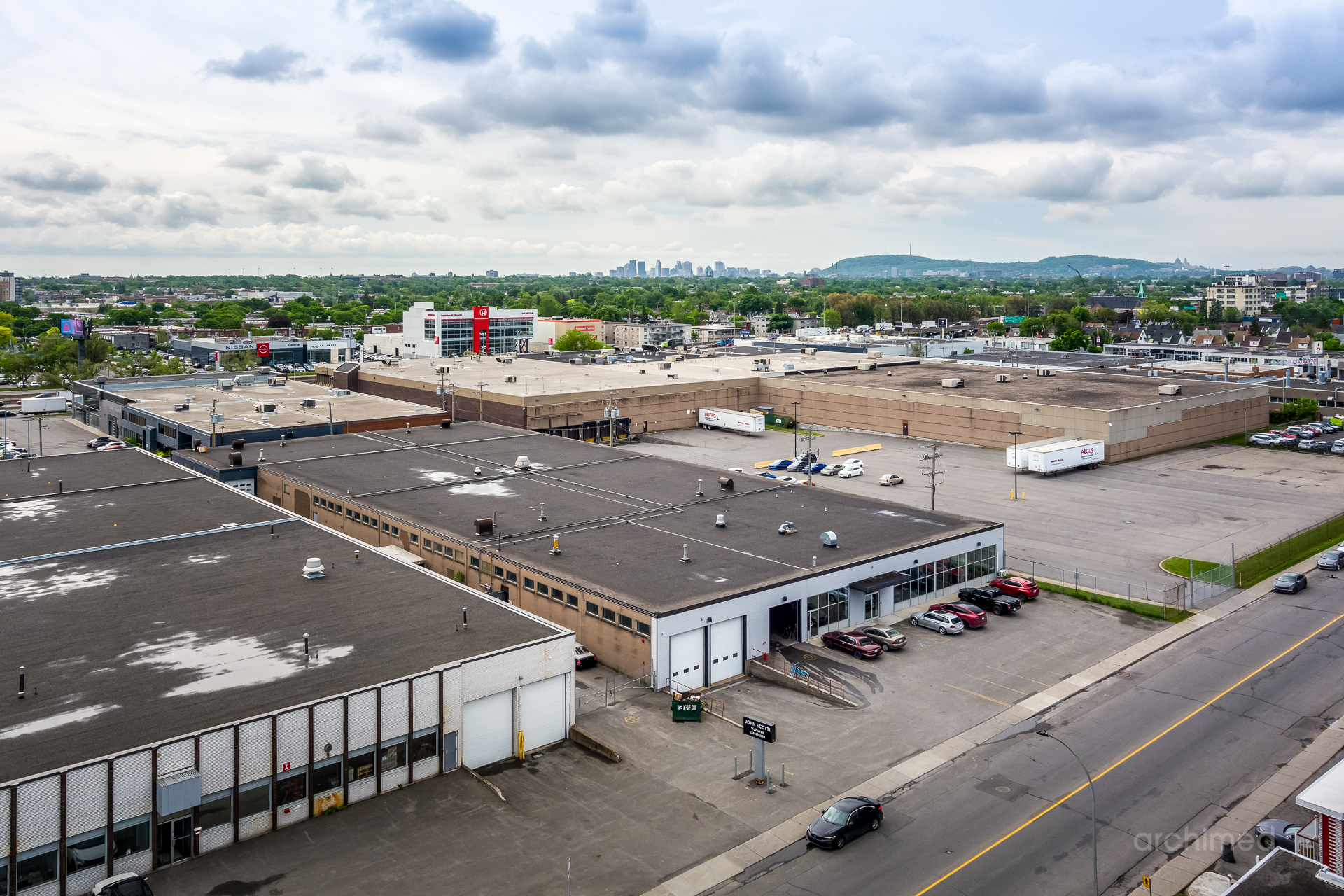 4444 Rue Jarry E, Montréal, QC for sale Building Photo- Image 1 of 6