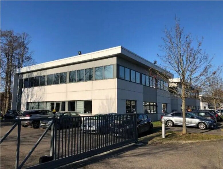Office in Limonest for sale - Building Photo - Image 1 of 7