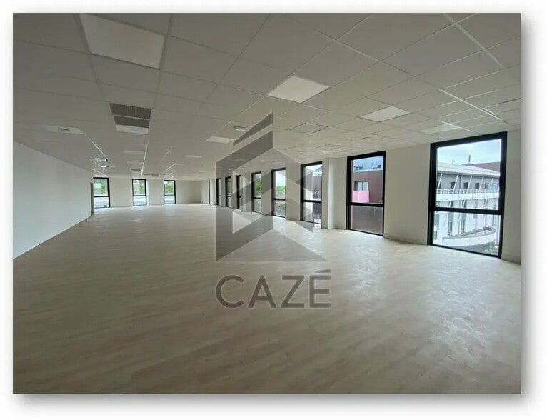 Office in Mérignac for sale - Interior Photo - Image 3 of 3