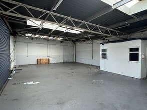 Whitworth Rd, Peterlee for lease Interior Photo- Image 2 of 2