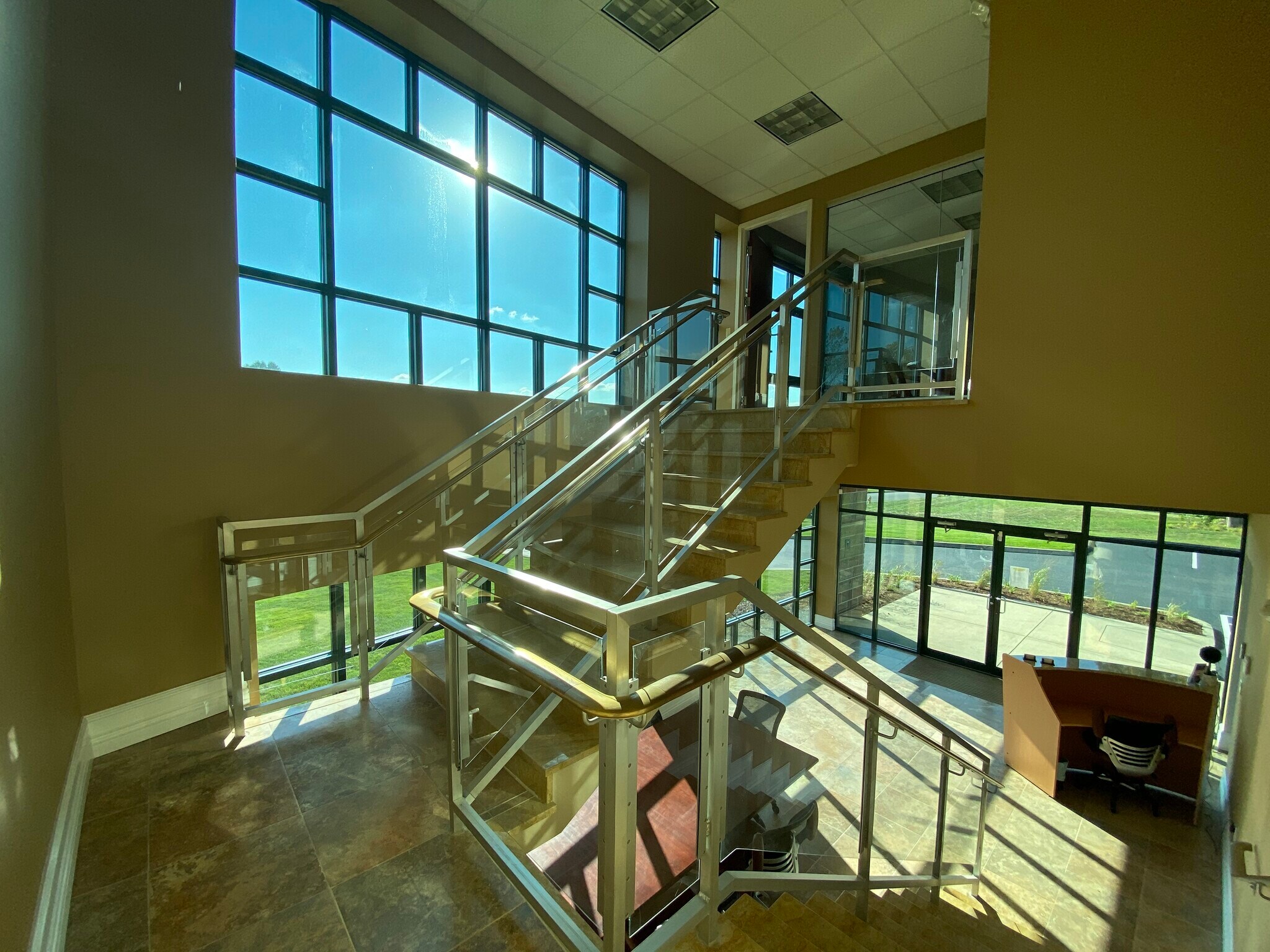 120 Commerce Ct, Cheshire, CT for sale Lobby- Image 1 of 1