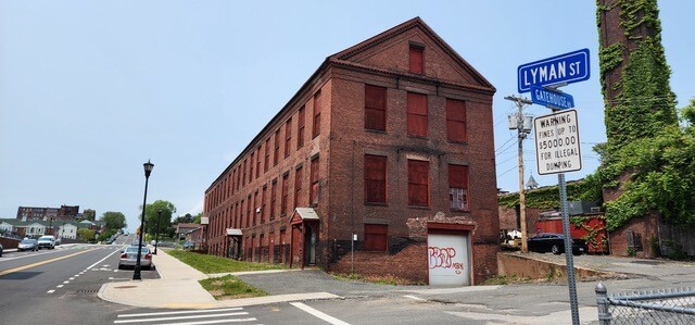 109 Lyman St, Holyoke, MA for sale - Building Photo - Image 1 of 1