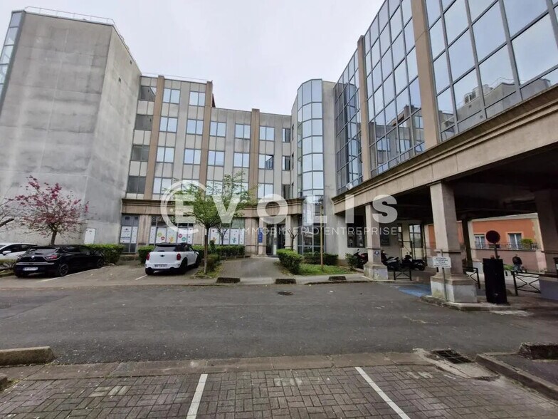 6-8 Rue Paul Cezanne, Neuilly-Plaisance for lease - Building Photo - Image 2 of 17