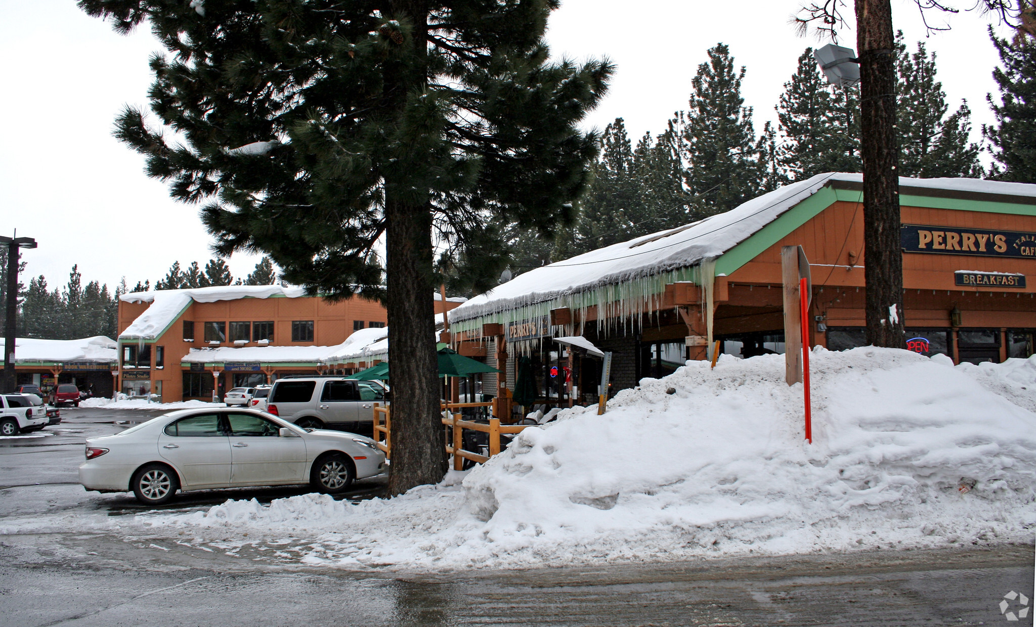 3343 Main St, Mammoth Lakes, CA for sale Primary Photo- Image 1 of 1