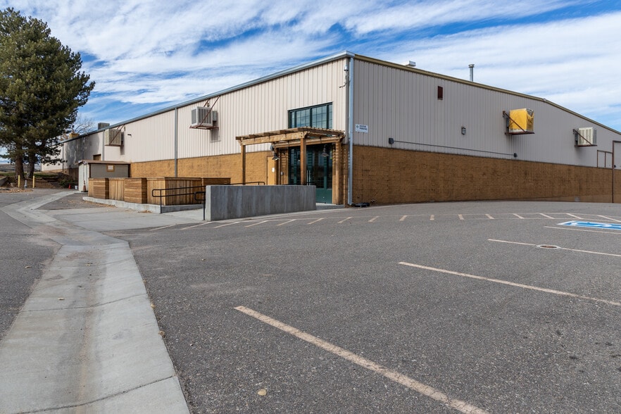 660 Compton St, Broomfield, CO for lease - Building Photo - Image 3 of 9