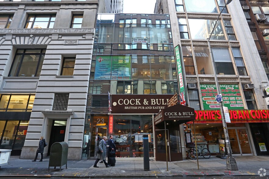 23 W 45th St, New York, NY for sale - Building Photo - Image 2 of 16