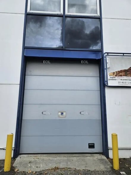 Flex in Vitry-sur-Seine for lease - Building Photo - Image 1 of 8