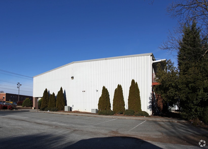 125 E Bodenhamer St, Kernersville, NC for sale - Building Photo - Image 2 of 2