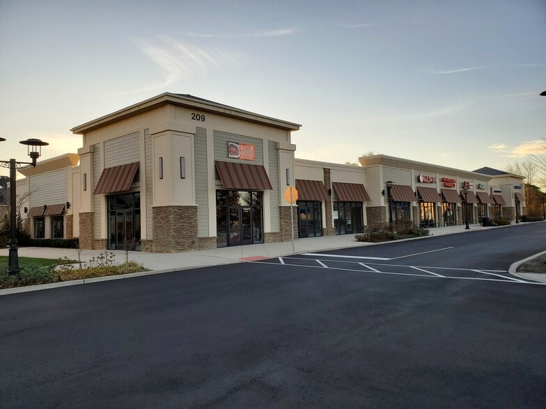 209 Applegarth Rd, Monroe Township, NJ for lease - Building Photo - Image 3 of 9