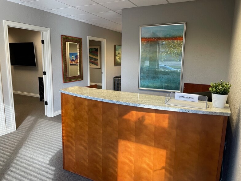 11040 W Bluemound Rd, Wauwatosa, WI for sale - Interior Photo - Image 3 of 8