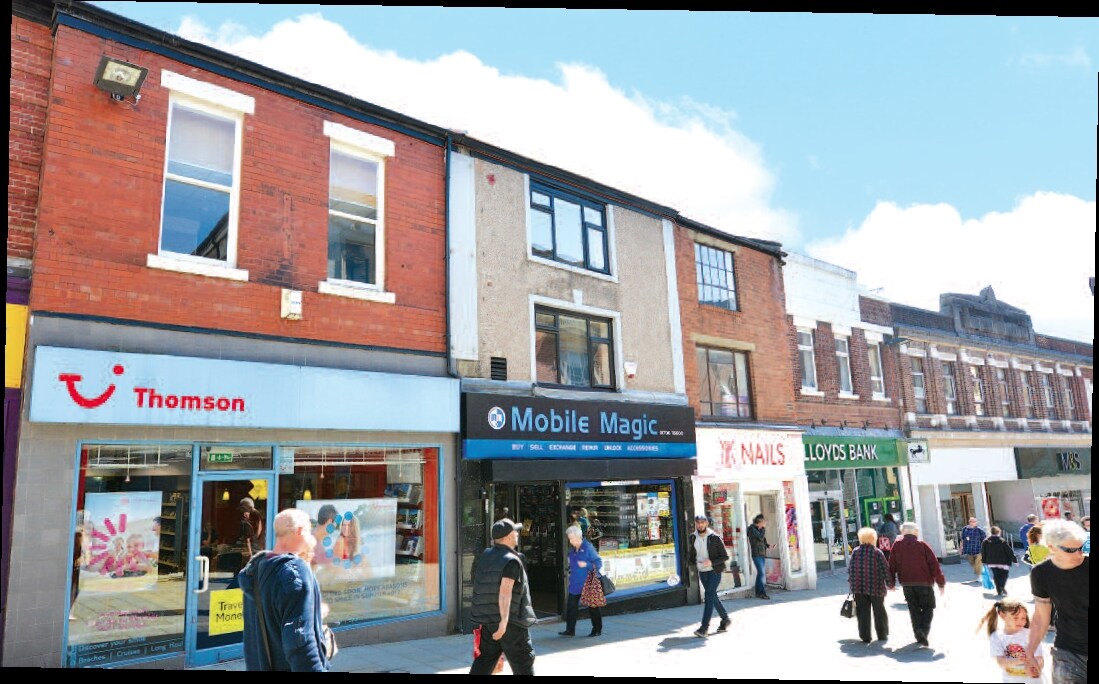 64 Yorkshire St, Rochdale for sale Primary Photo- Image 1 of 1