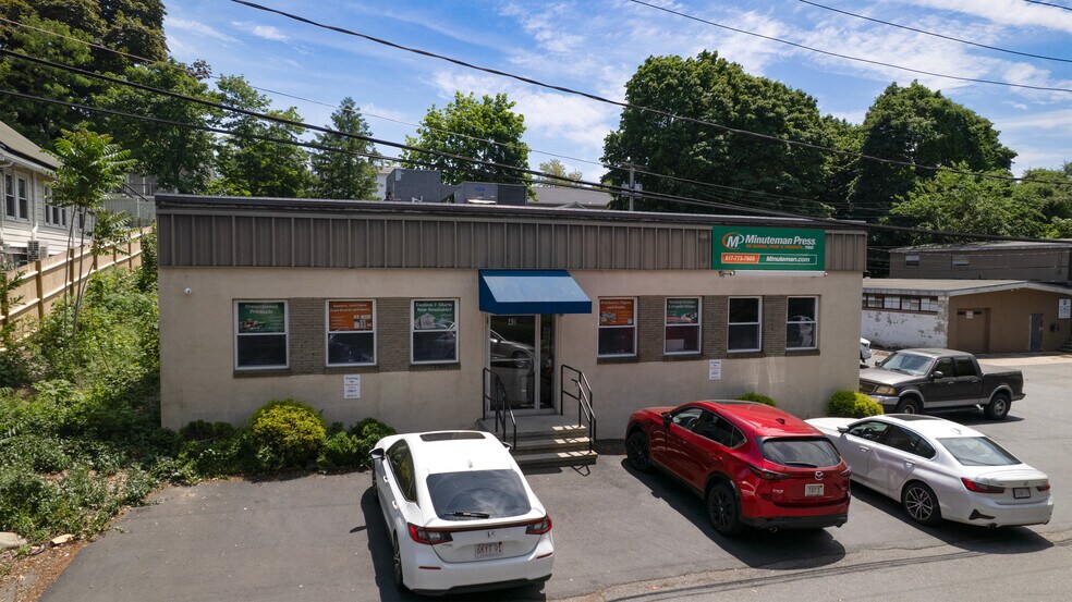 40 Oval Rd, Quincy, MA for lease - Building Photo - Image 2 of 8