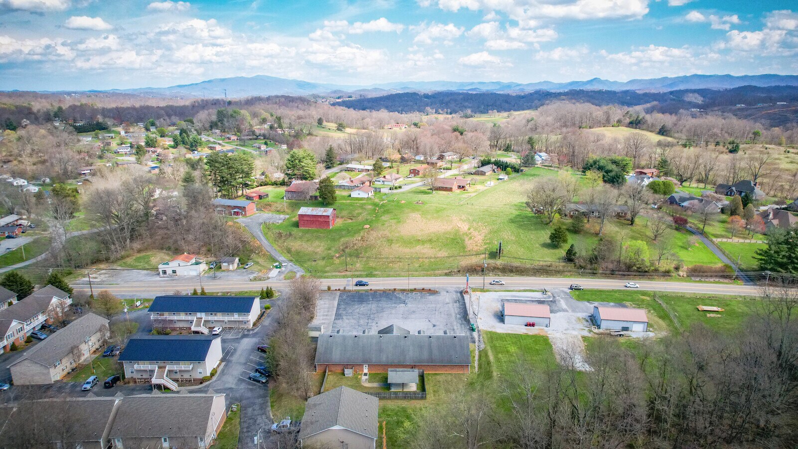 3018 S Roan St, Johnson City, TN 37601