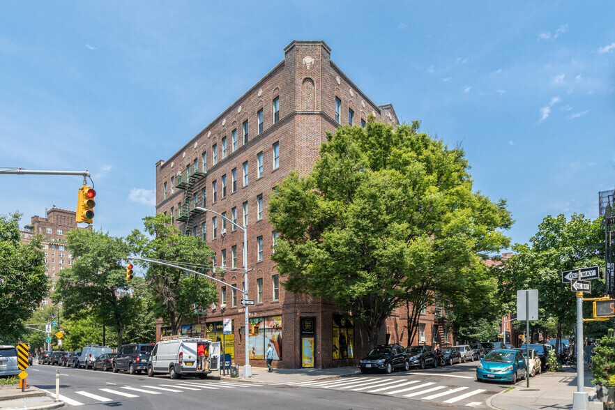 576-578 Hudson St, New York, NY for lease - Building Photo - Image 1 of 5