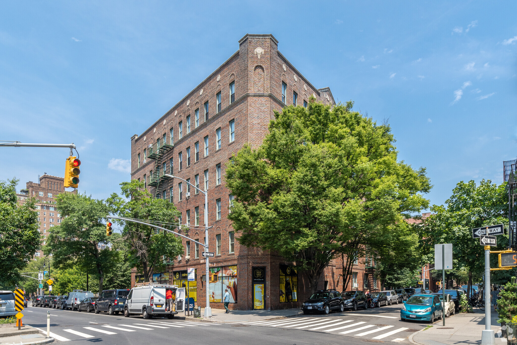 576-578 Hudson St, New York, NY for lease Building Photo- Image 1 of 6