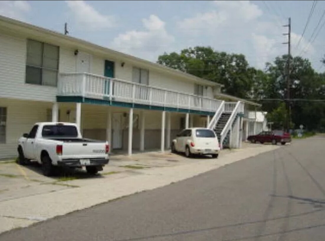 111 Whitfield St, Picayune, MS for sale Building Photo- Image 1 of 1