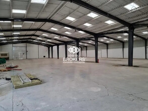 Flex in Angerville for lease Interior Photo- Image 1 of 3