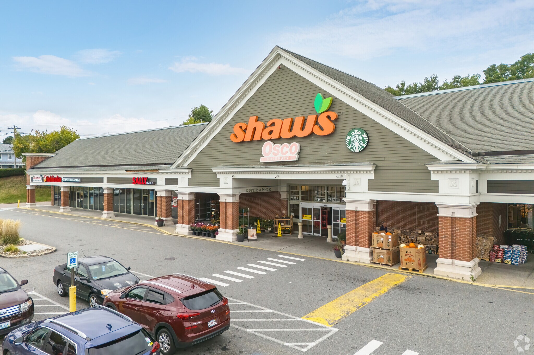 15 Smithfield Rd, North Providence, RI for sale Primary Photo- Image 1 of 1