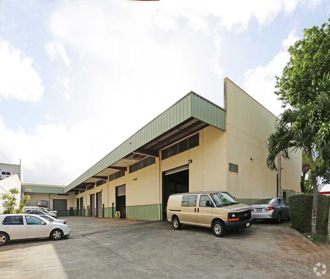 941175 Ka Uka Blvd, Waipahu, HI 96797