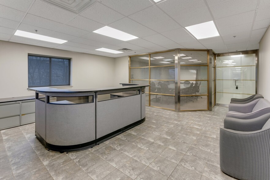 2260 State Rd, Bensalem, PA for lease - Interior Photo - Image 2 of 27