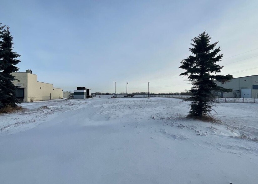 5713 50 St, Warburg, AB for sale - Primary Photo - Image 1 of 1