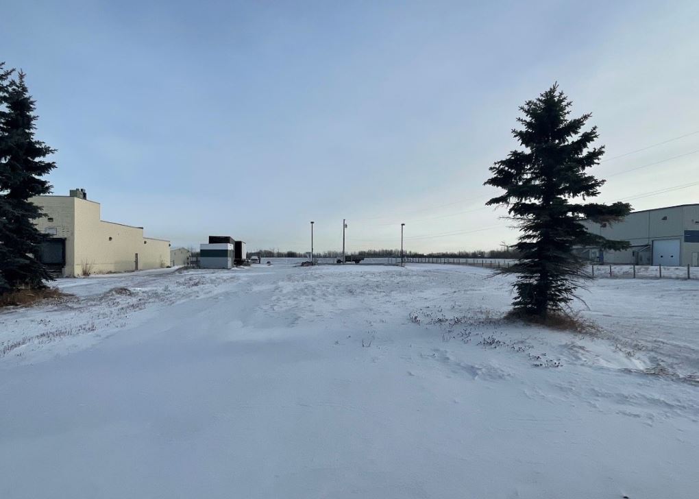 5713 50 St, Warburg, AB for sale Primary Photo- Image 1 of 1