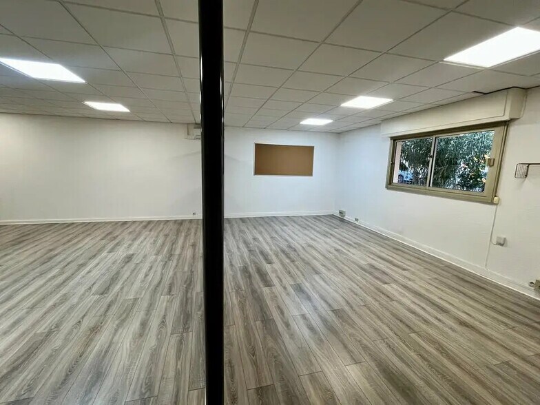 Office in Nice for lease - Interior Photo - Image 2 of 5