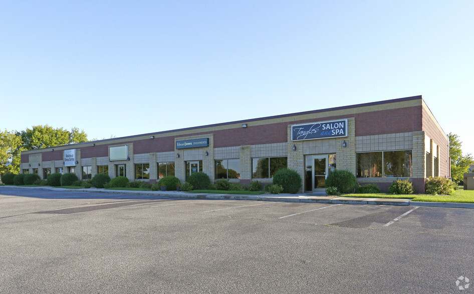 990 Elm St E, Annandale, MN for lease - Primary Photo - Image 1 of 6