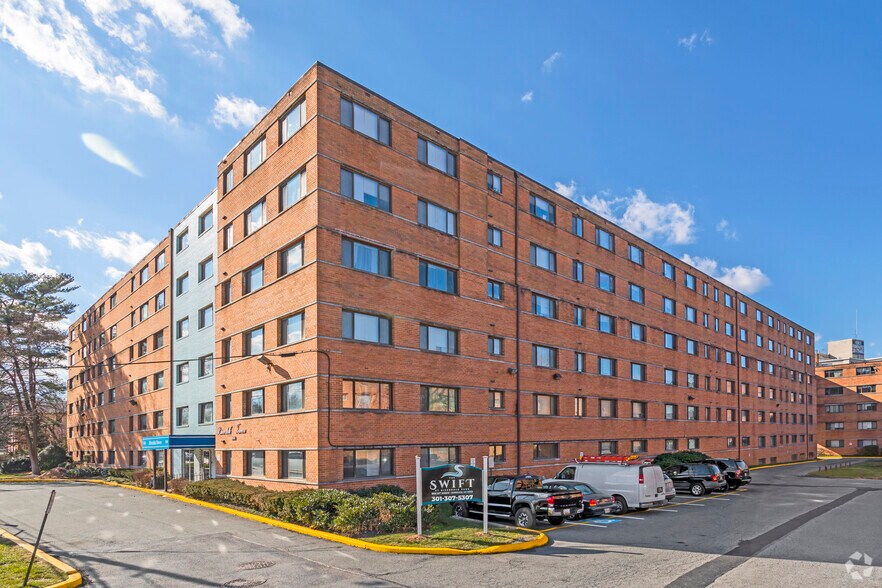 5600 54th Ave, Riverdale, MD 20737