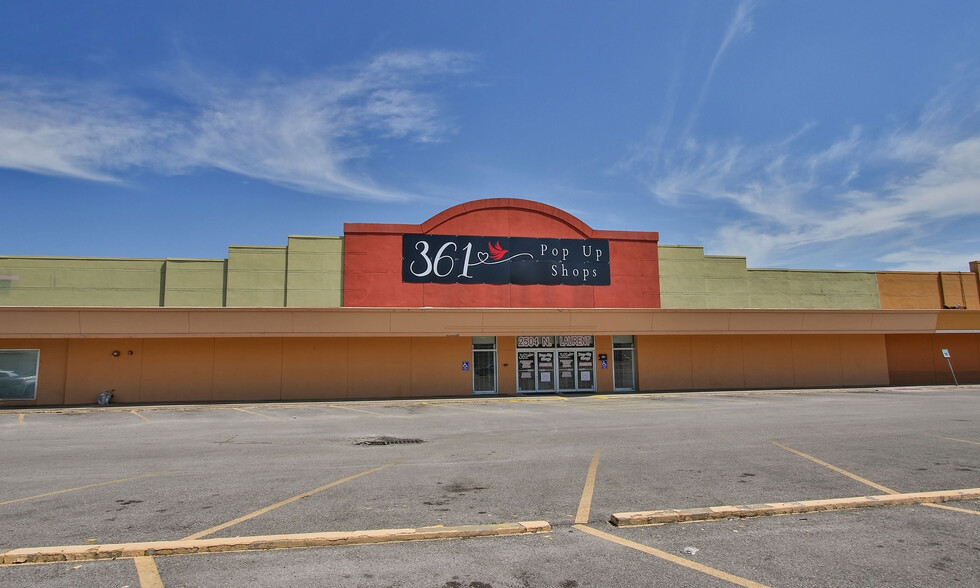 2500-2704 N Laurent St, Victoria, TX for lease - Building Photo - Image 3 of 8