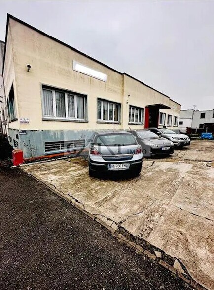 Industrial in Brie-Comte-Robert for sale - Building Photo - Image 2 of 7