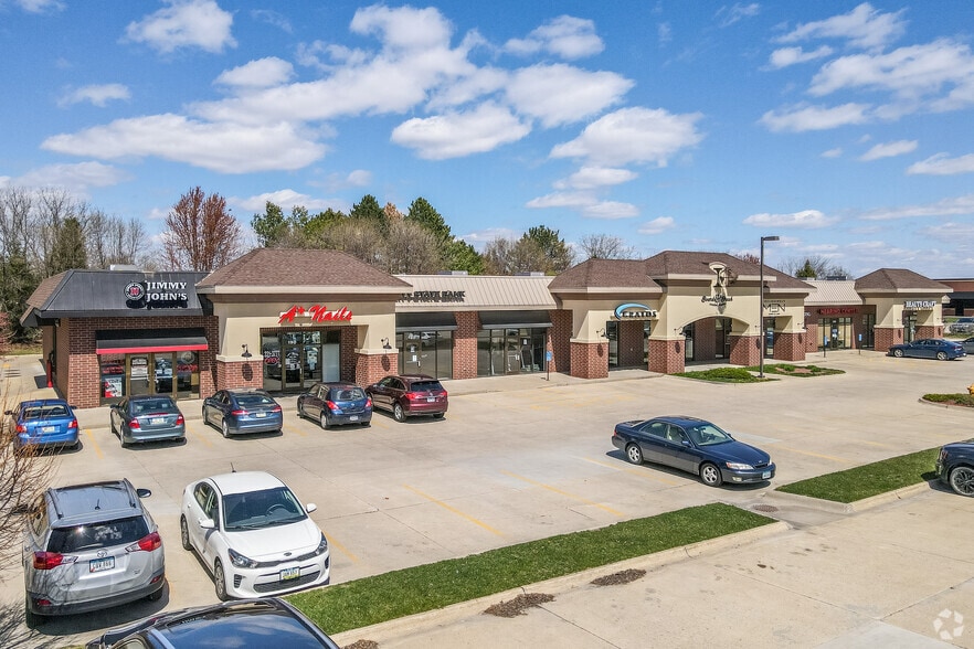 12871 University Ave, Clive, IA for lease - Primary Photo - Image 1 of 1