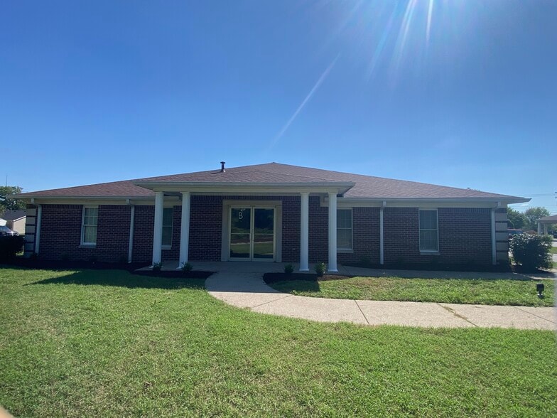 125 Big Sink Rd, Versailles, KY for lease - Building Photo - Image 1 of 11