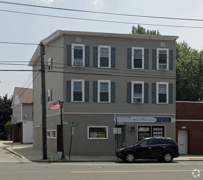 33-35 W Hoffman Ave, Lindenhurst, NY for sale - Primary Photo - Image 1 of 1