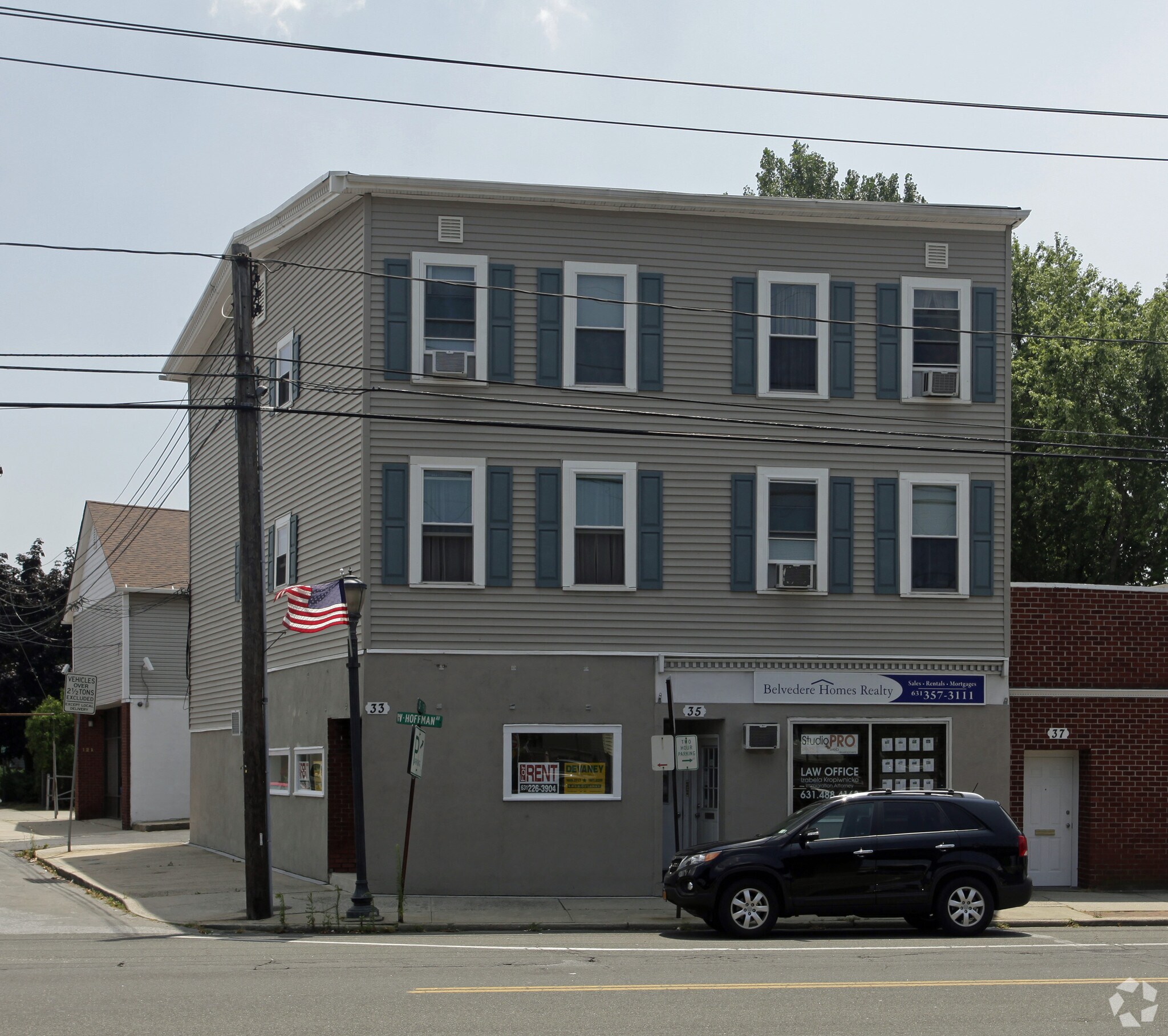 33-35 W Hoffman Ave, Lindenhurst, NY for sale Primary Photo- Image 1 of 1