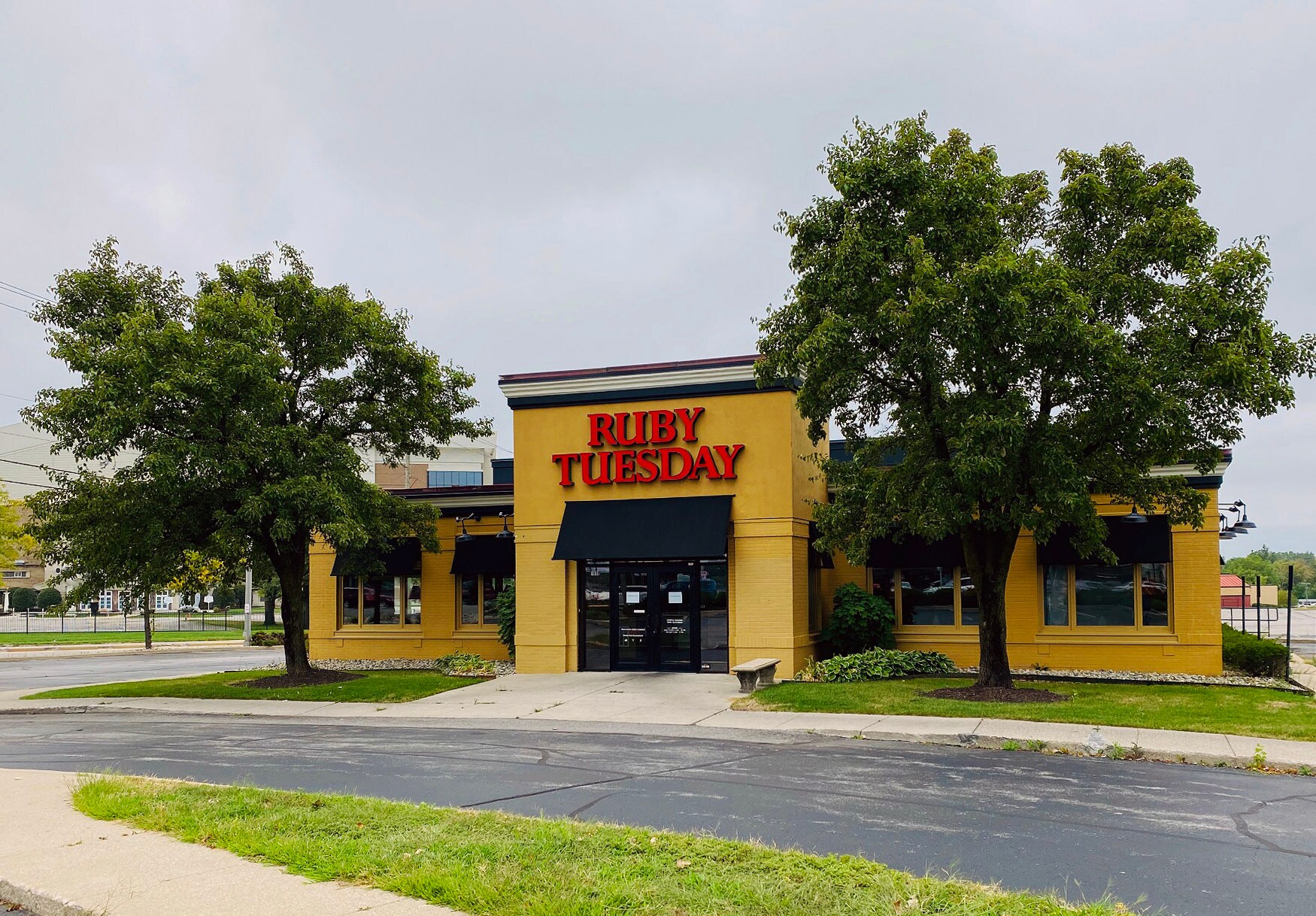 1050 E Coliseum Blvd, Fort Wayne, IN for sale Building Photo- Image 1 of 1