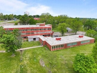 More details for 810 Burke St, Fort Scott, KS - Office for Sale