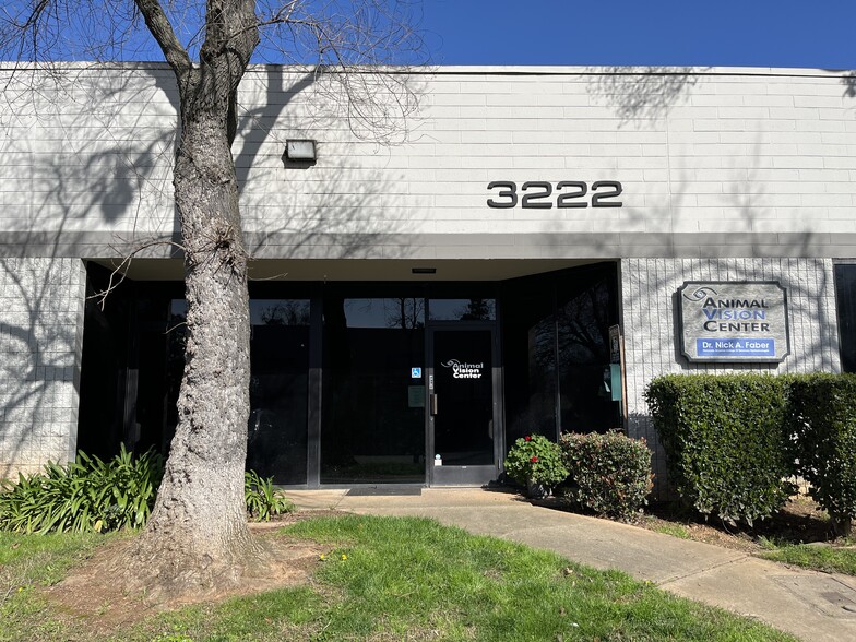 3222-3226 Ramos Cir, Sacramento, CA for lease - Building Photo - Image 2 of 13