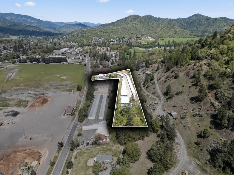 5450 N River Rd, Gold Hill, OR for sale - Building Photo - Image 3 of 27