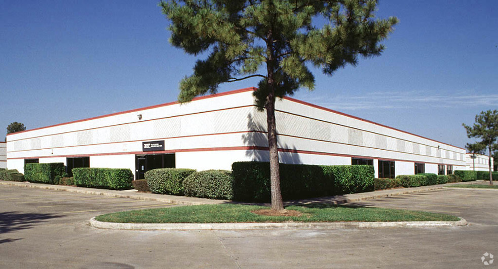 2701-2710 Bingle Rd, Houston, TX for lease - Primary Photo - Image 1 of 2