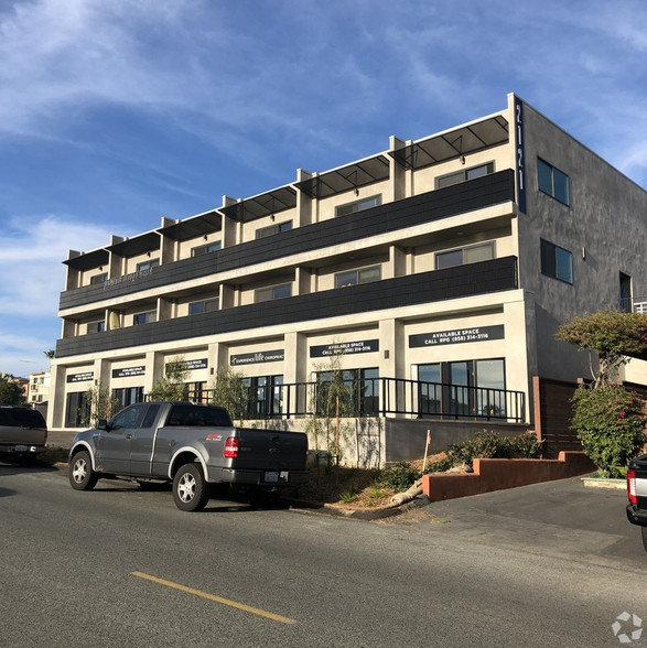 2121 Newcastle Ave, Cardiff By The Sea, CA for lease - Building Photo - Image 2 of 8