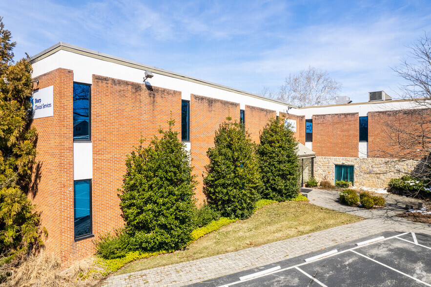 300 Kimberton Rd, Phoenixville, PA for sale - Building Photo - Image 1 of 17