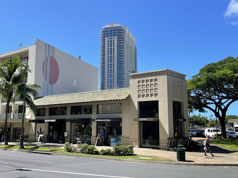 2113 Kalakaua Ave, Honolulu, HI for lease - Building Photo - Image 1 of 6