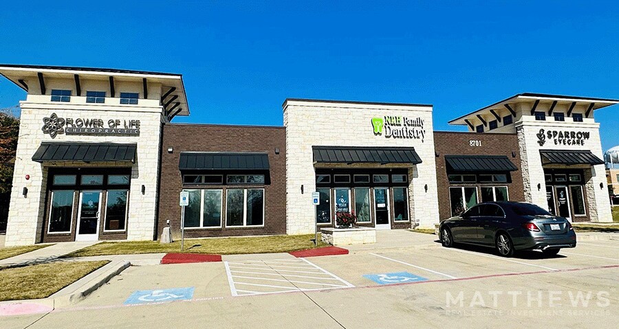 8701 N Tarrant Pky, North Richland Hills, TX for lease - Building Photo - Image 2 of 5
