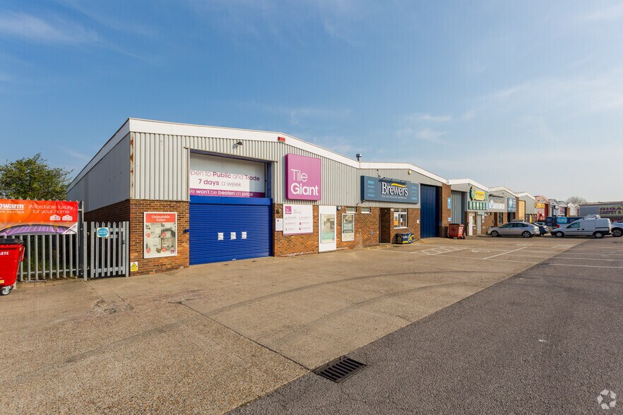 Mill Way, Sittingbourne for sale - Primary Photo - Image 1 of 1